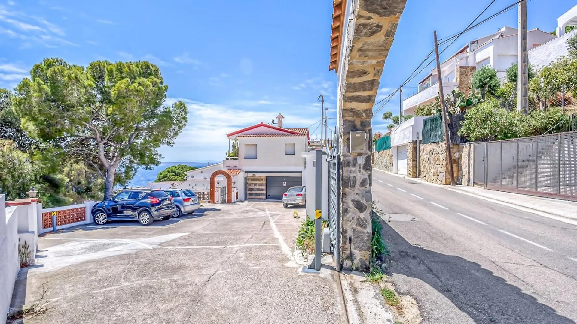 Pretty Apartment With Balcony Montjoi 0*,  Spanien
