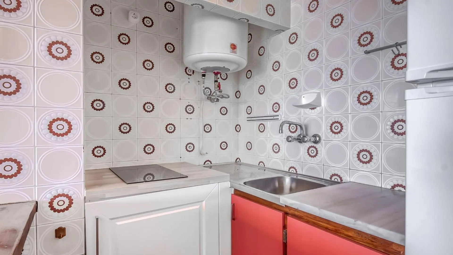 Pretty Apartment With Balcony Montjoi