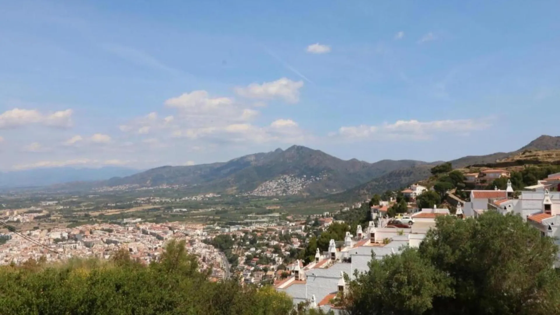 Pretty Apartment With Balcony Montjoi Spanien