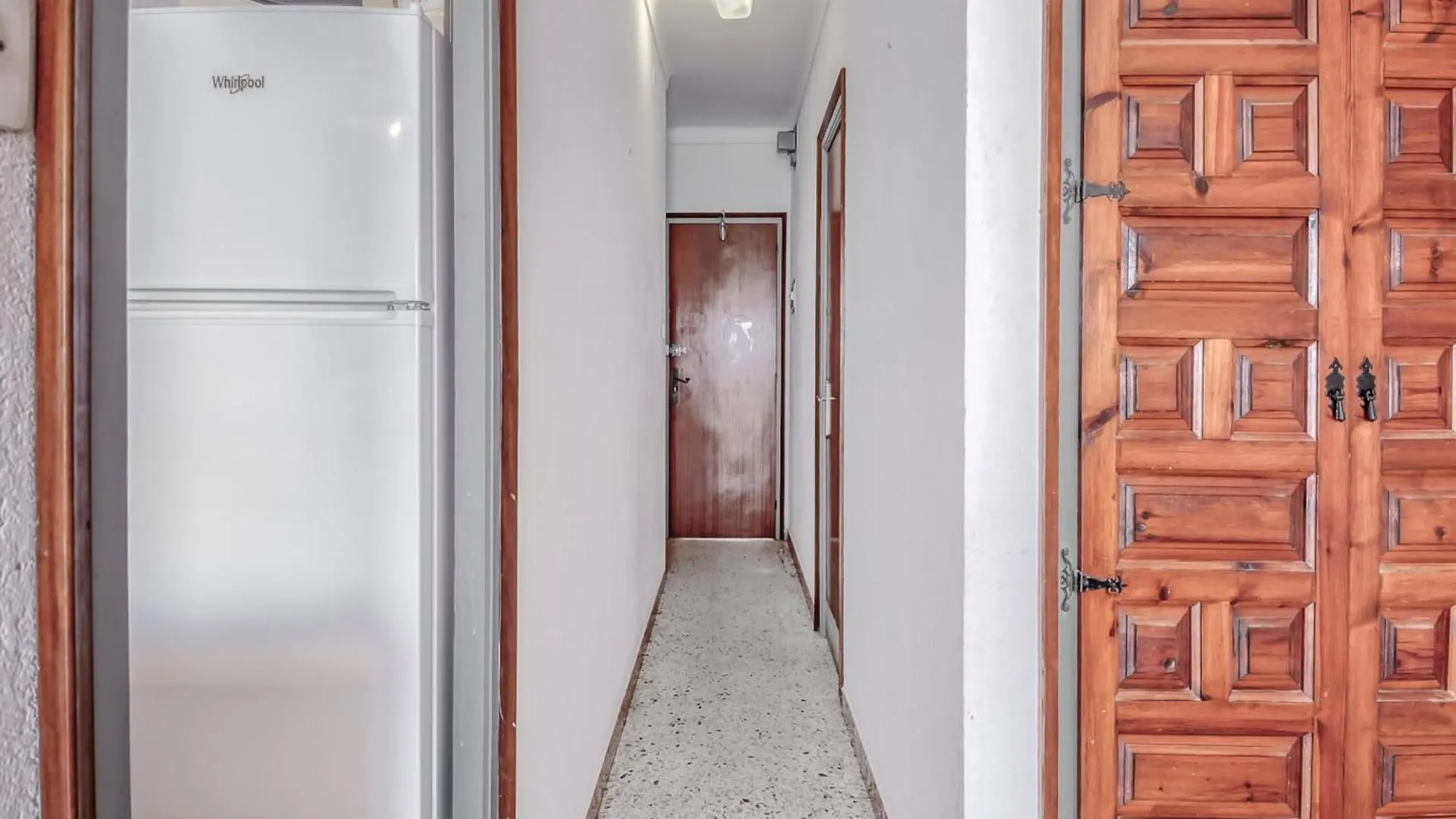 Montjoi Pretty Apartment With Balcony